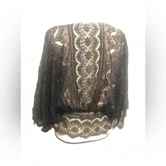 Solitaire Black Lace Batwing Sleeve Blouse Size Medium - Picture 2 of 2
